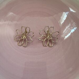 Elegant Gold Flower Earrings